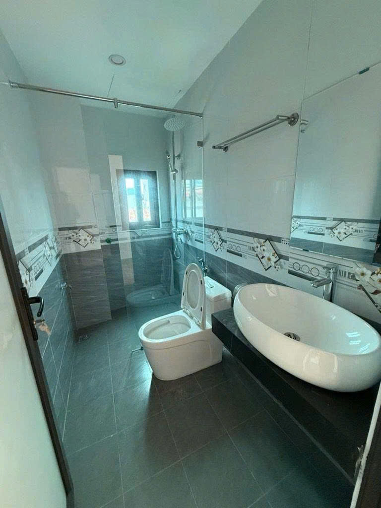 NHÀ ĐẸP DI TRẠCH  5 TẦNG 37M , 4.X TỶ,LÔ GÓC ,OTO ,GIÁ RẺ, HIẾM